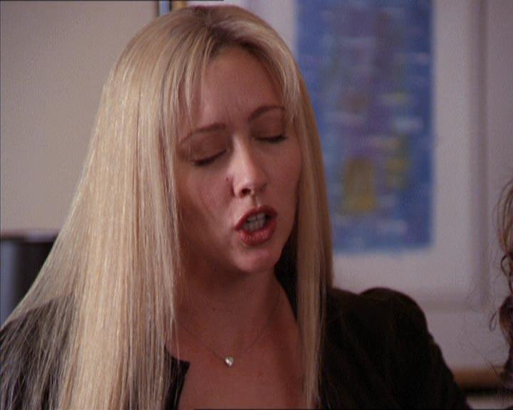 Charmed-Online_dot_net-2x02MoralityBites1277.jpg Charmed-Online_dot_net-2x02MoralityBites1277.jpg