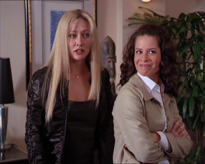 Charmed-Online_dot_net-2x02MoralityBites1281.jpg