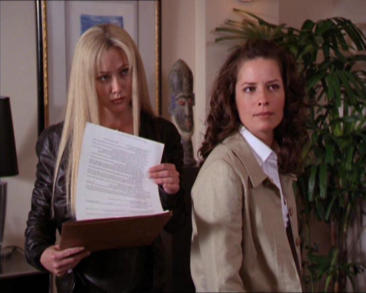 Charmed-Online_dot_net-2x02MoralityBites1292.jpg