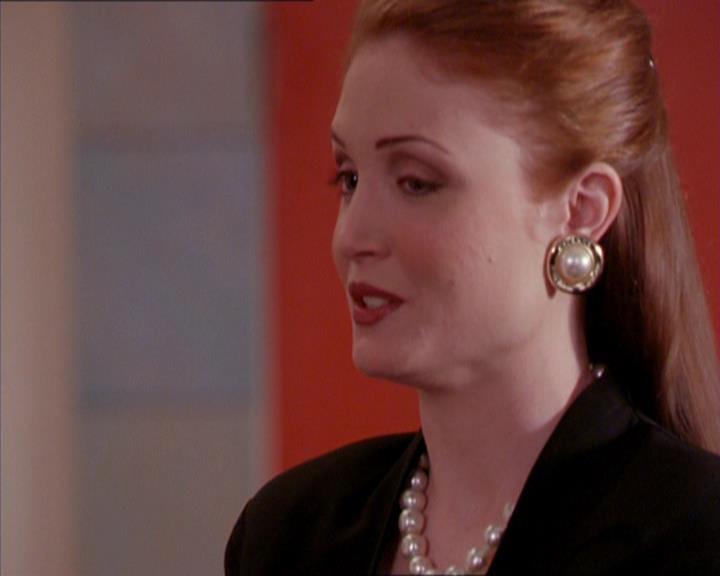 Charmed-Online_dot_net-2x02MoralityBites1298.jpg