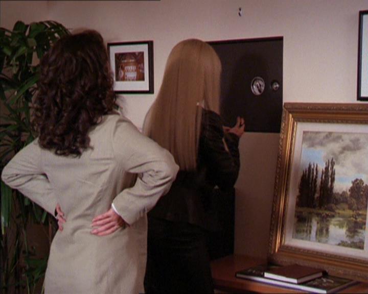 Charmed-Online_dot_net-2x02MoralityBites1329.jpg