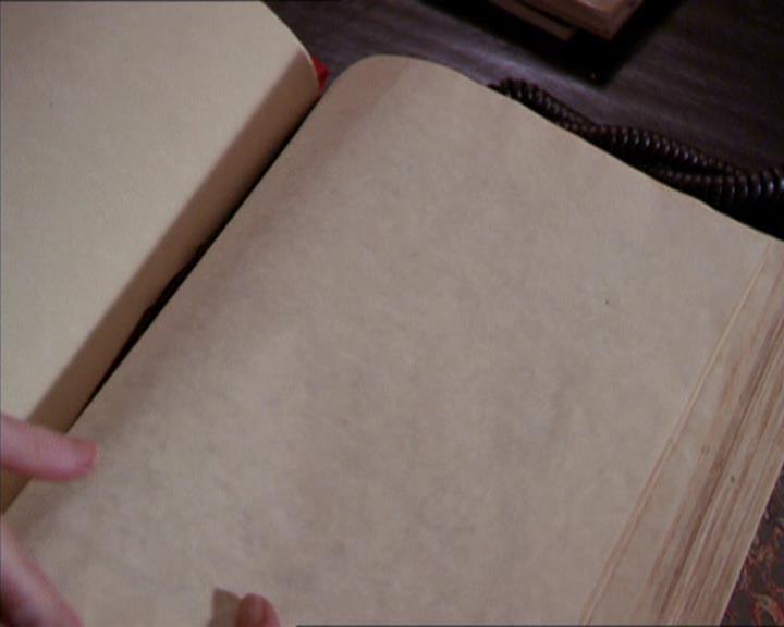 Charmed-Online_dot_net-2x02MoralityBites1339.jpg