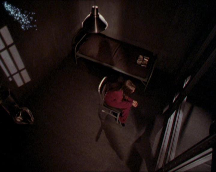 Charmed-Online_dot_net-2x02MoralityBites1358.jpg