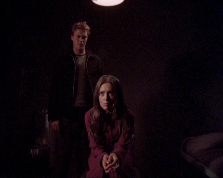 Charmed-Online_dot_net-2x02MoralityBites1360.jpg
