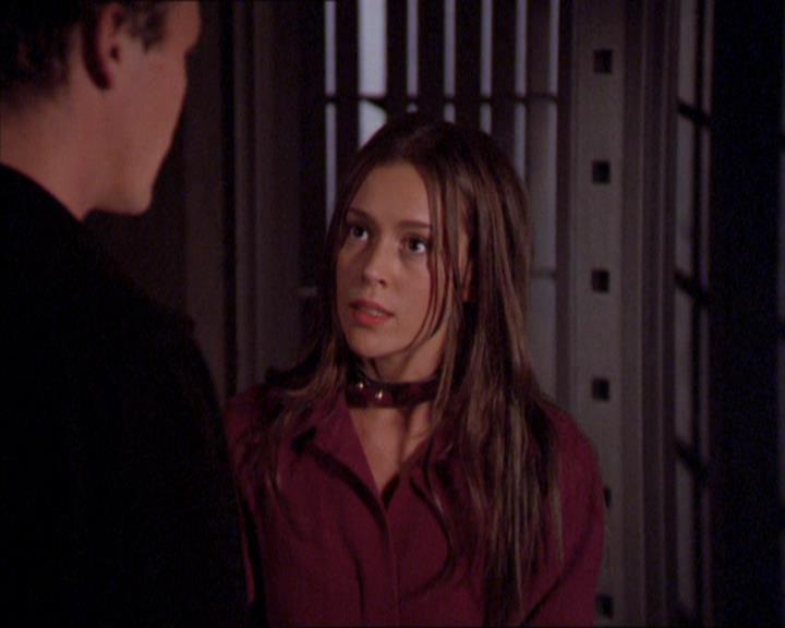 Charmed-Online_dot_net-2x02MoralityBites1367.jpg