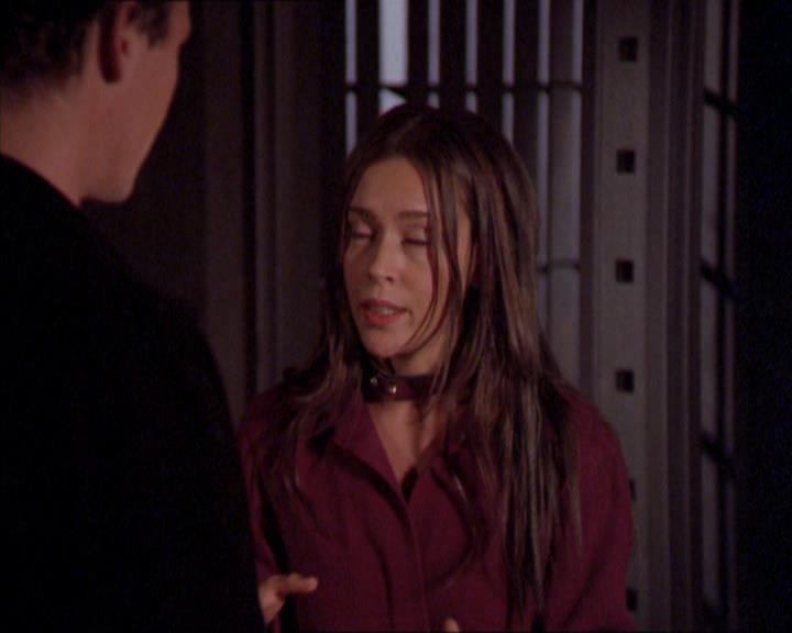 Charmed-Online_dot_net-2x02MoralityBites1372.jpg