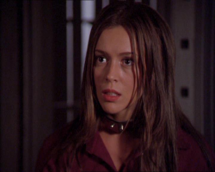 Charmed-Online_dot_net-2x02MoralityBites1378.jpg