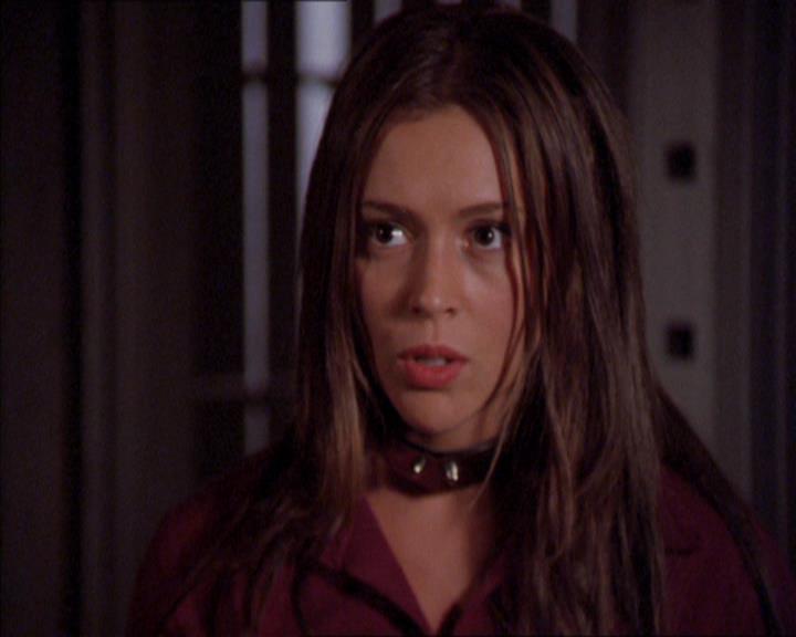 Charmed-Online_dot_net-2x02MoralityBites1379.jpg
