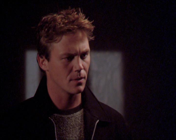 Charmed-Online_dot_net-2x02MoralityBites1380.jpg
