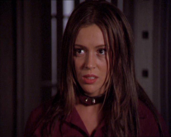 Charmed-Online_dot_net-2x02MoralityBites1382.jpg