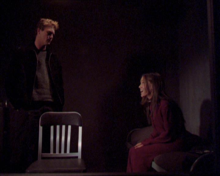 Charmed-Online_dot_net-2x02MoralityBites1395.jpg