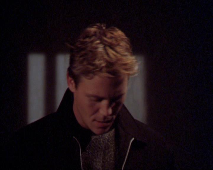 Charmed-Online_dot_net-2x02MoralityBites1397.jpg