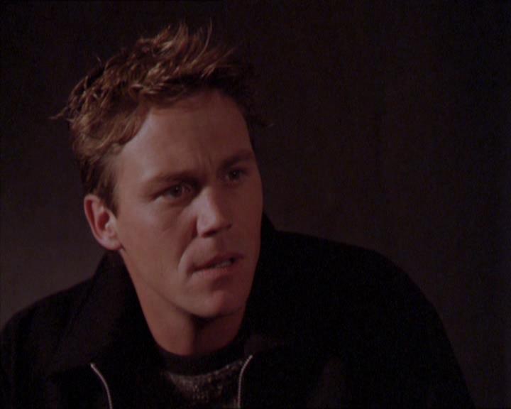 Charmed-Online_dot_net-2x02MoralityBites1407.jpg