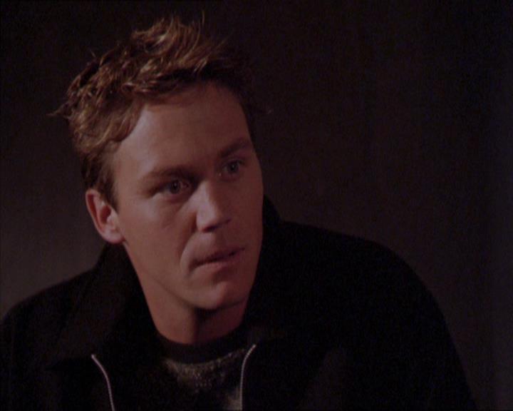 Charmed-Online_dot_net-2x02MoralityBites1428.jpg