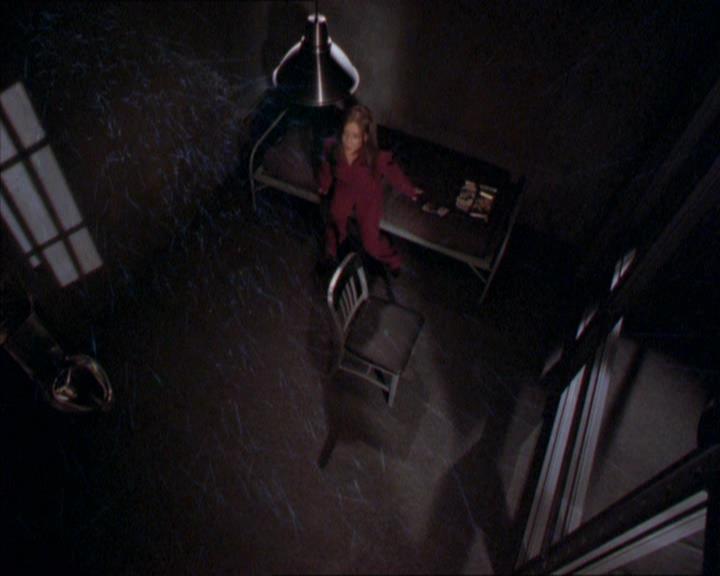 Charmed-Online_dot_net-2x02MoralityBites1464.jpg