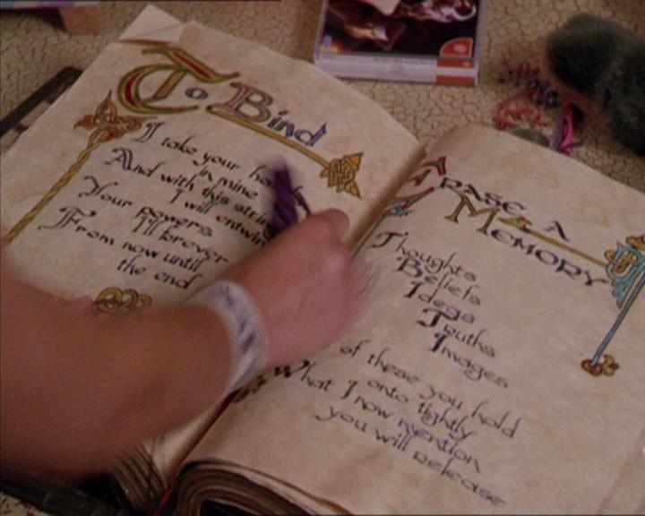 Charmed-Online_dot_net-2x02MoralityBites1505.jpg