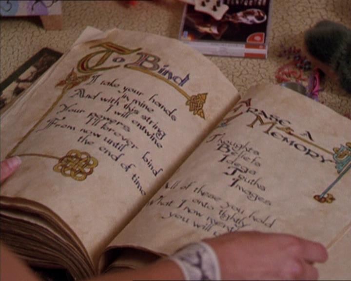 Charmed-Online_dot_net-2x02MoralityBites1520.jpg