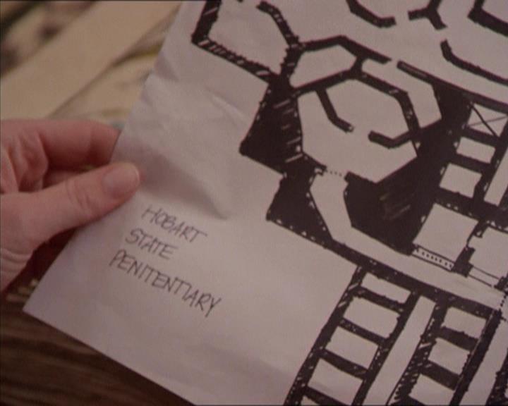 Charmed-Online_dot_net-2x02MoralityBites1529.jpg