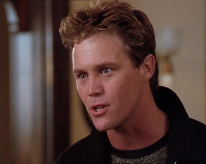 Charmed-Online_dot_net-2x02MoralityBites1571.jpg