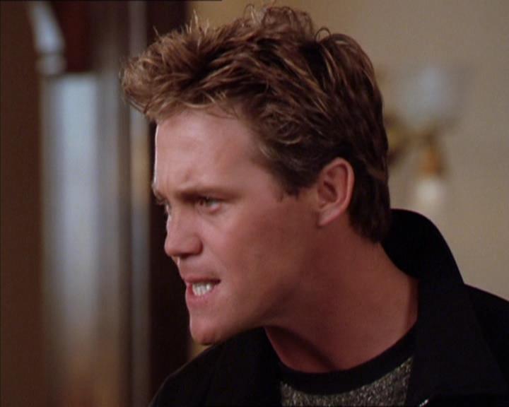 Charmed-Online_dot_net-2x02MoralityBites1577.jpg