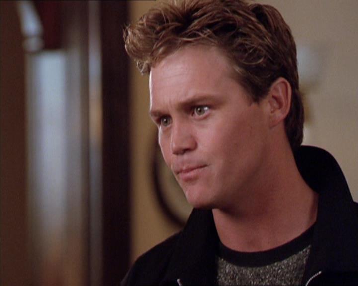 Charmed-Online_dot_net-2x02MoralityBites1582.jpg