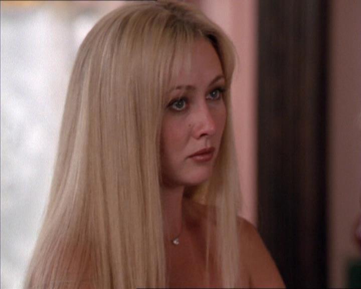 Charmed-Online_dot_net-2x02MoralityBites1587.jpg