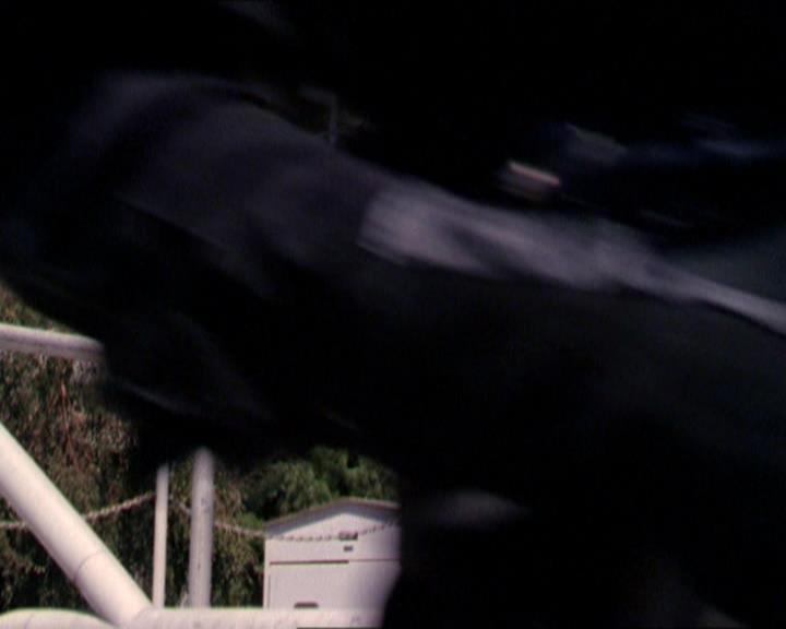 Charmed-Online_dot_net-2x02MoralityBites1598.jpg