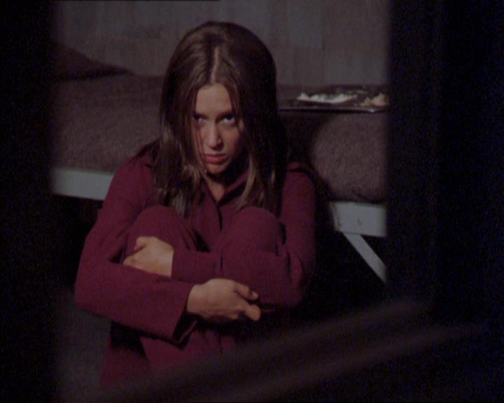 Charmed-Online_dot_net-2x02MoralityBites1617.jpg