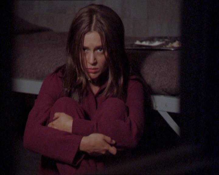 Charmed-Online_dot_net-2x02MoralityBites1618.jpg