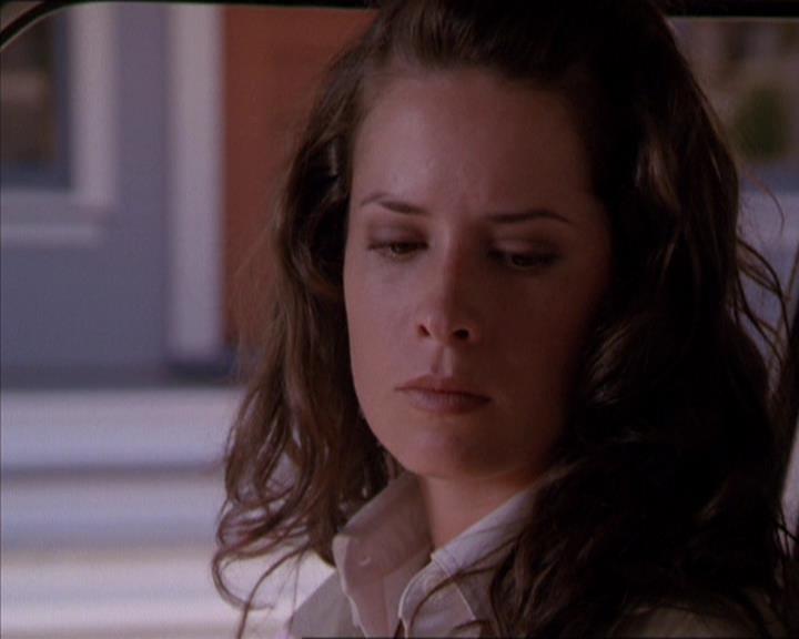 Charmed-Online_dot_net-2x02MoralityBites1637.jpg