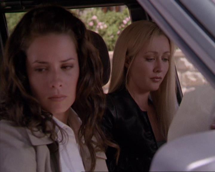 Charmed-Online_dot_net-2x02MoralityBites1642.jpg
