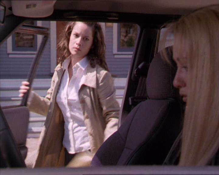 Charmed-Online_dot_net-2x02MoralityBites1645.jpg