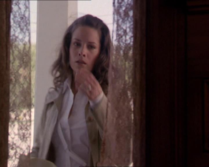 Charmed-Online_dot_net-2x02MoralityBites1659.jpg