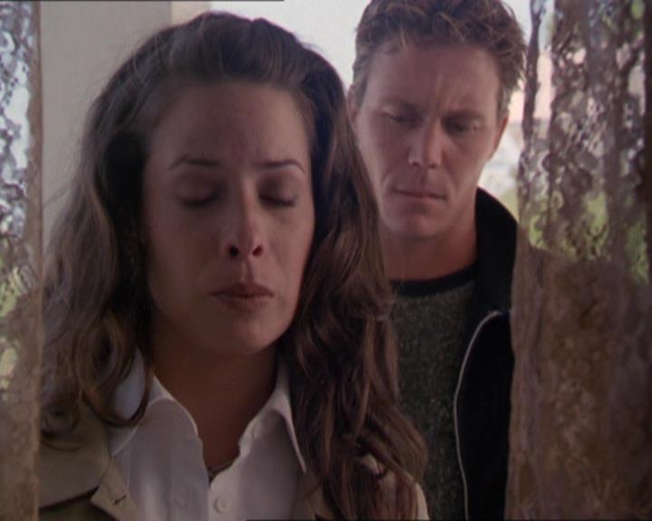 Charmed-Online_dot_net-2x02MoralityBites1678.jpg