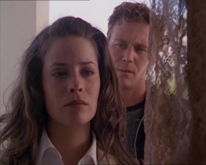 Charmed-Online_dot_net-2x02MoralityBites1702.jpg