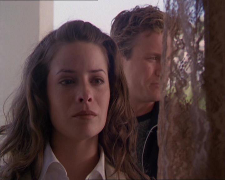 Charmed-Online_dot_net-2x02MoralityBites1704.jpg