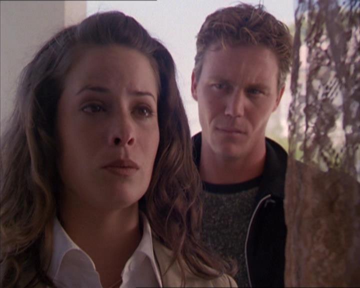 Charmed-Online_dot_net-2x02MoralityBites1717.jpg