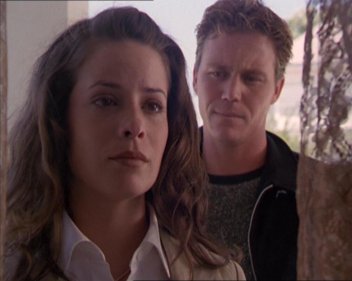 Charmed-Online_dot_net-2x02MoralityBites1721.jpg Charmed-Online_dot_net-2x02MoralityBites1721.jpg