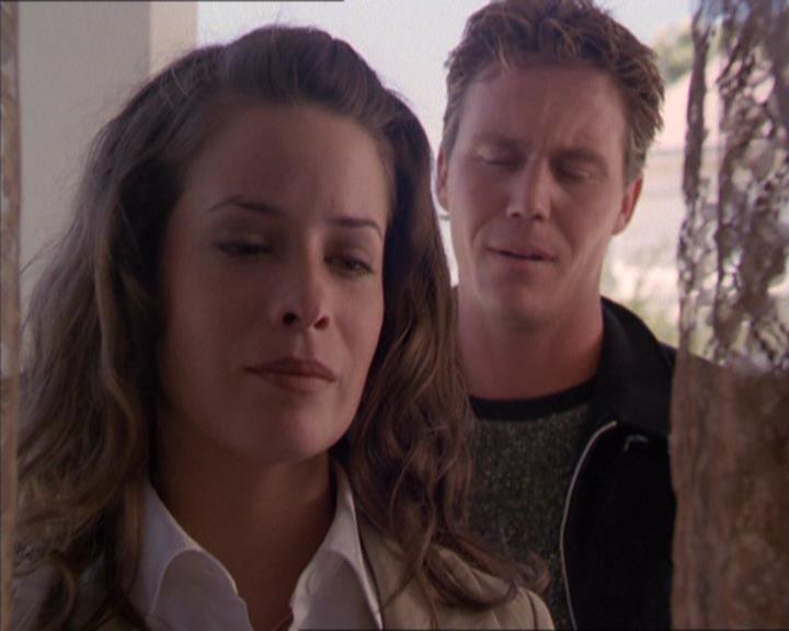 Charmed-Online_dot_net-2x02MoralityBites1722.jpg