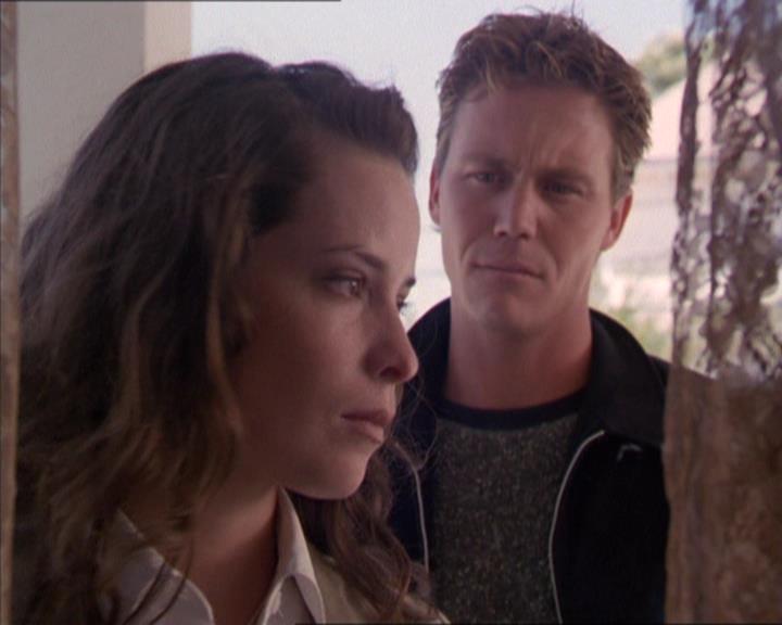 Charmed-Online_dot_net-2x02MoralityBites1725.jpg