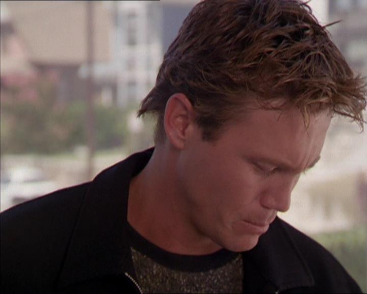 Charmed-Online_dot_net-2x02MoralityBites1751.jpg