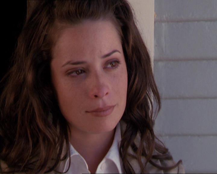 Charmed-Online_dot_net-2x02MoralityBites1757.jpg