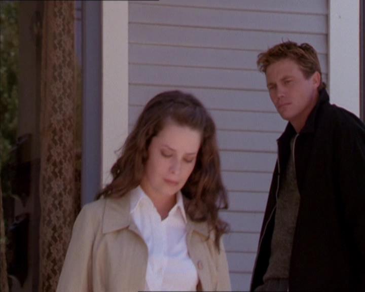 Charmed-Online_dot_net-2x02MoralityBites1766.jpg
