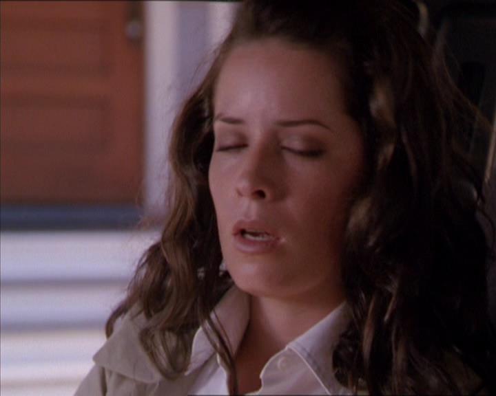 Charmed-Online_dot_net-2x02MoralityBites1807.jpg