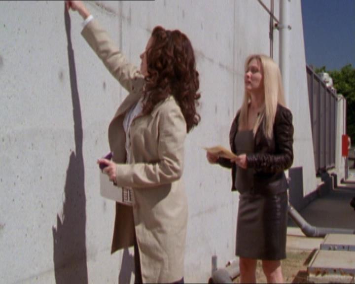 Charmed-Online_dot_net-2x02MoralityBites1846.jpg Charmed-Online_dot_net-2x02MoralityBites1846.jpg