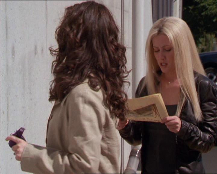 Charmed-Online_dot_net-2x02MoralityBites1849.jpg
