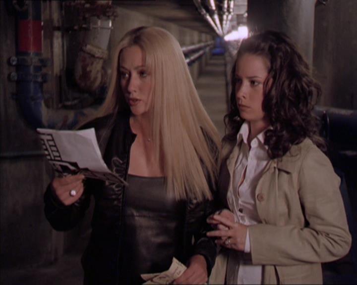 Charmed-Online_dot_net-2x02MoralityBites1876.jpg