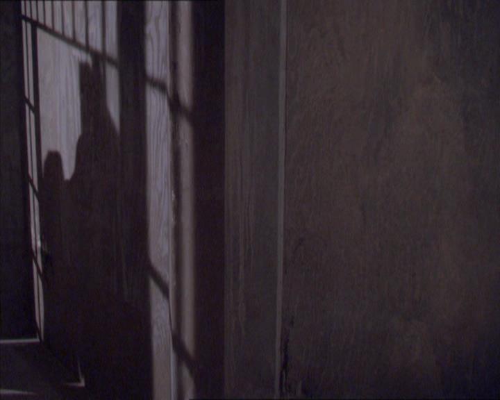 Charmed-Online_dot_net-2x02MoralityBites1882.jpg