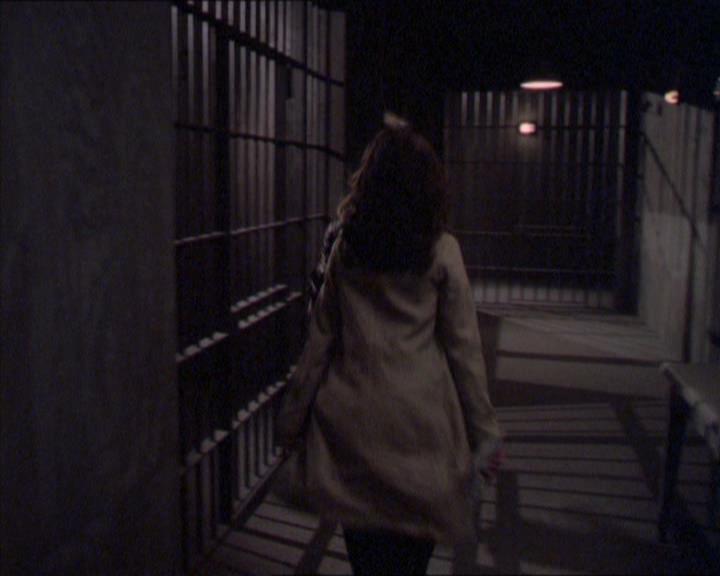 Charmed-Online_dot_net-2x02MoralityBites1887.jpg