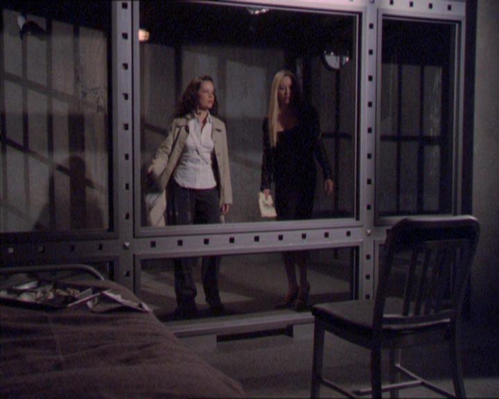 Charmed-Online_dot_net-2x02MoralityBites1889.jpg